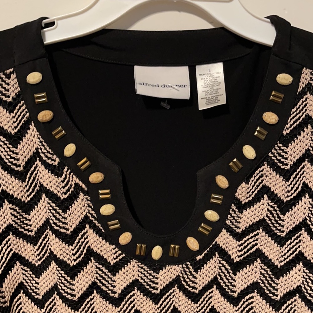 Very nice top like new - Picture 2 of 6